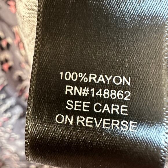 Torrid Harper Women's 2X Animal Print V-Neck Popover Blouse 3/4 Roll Tab Sleeves - Picture 9 of 10